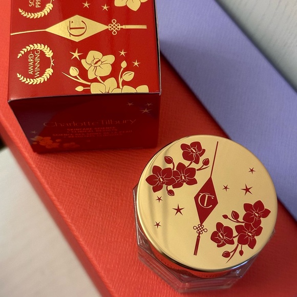 Charlotte Tilbury Magic Cream Moisturizer with Hyaluronic Acid 50 ml - Picture 1 of 5